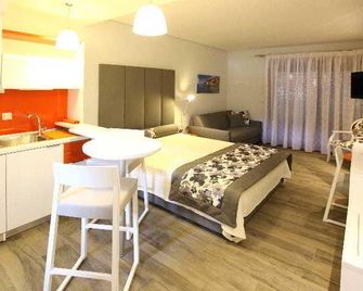 Mary's Residence Suites - Chrisi Ammoudia - Habitación