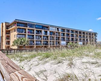 Oceanfront Pool Elevator Boardwalk - Carolina Beach - Building