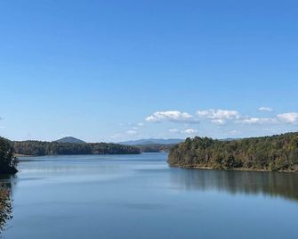 Lake Haven Lodge - Wilkesboro - Buiten zicht