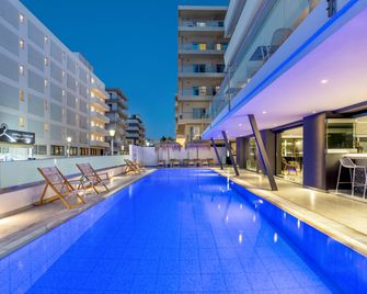 Mercure Rhodes Alexia Hotel & Spa - Rodes - Piscina