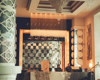 Castival Hotel - Side - Lobby