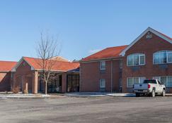 Days Inn & Suites by Wyndham Lancaster Amish Country - Lancaster - Κτίριο