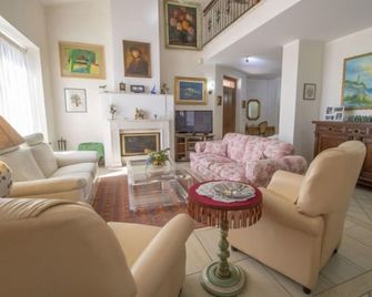 La Danza by Interhome - Massa martana - Living room