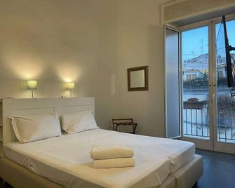 Jazz Hotel - Napoli - Dormitor