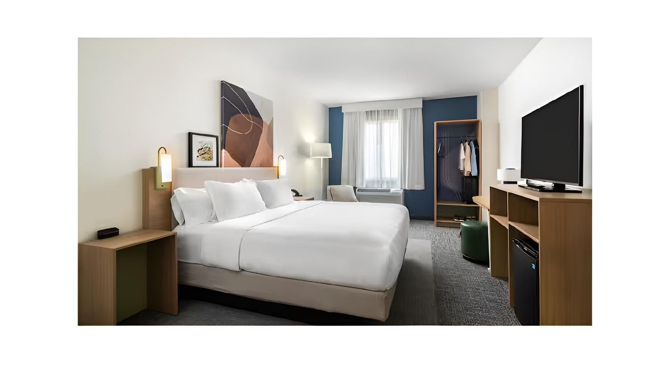 Spark by Hilton Charlotte Airport North