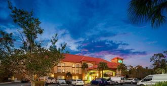 La Quinta Inn and Suites Fort Myers I-75 - Fort Myers - Building