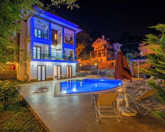 Olympia Villa B2, 5 bedroom villa with private pool, 5 km to Oludeniz Beach - Gocek - Basen