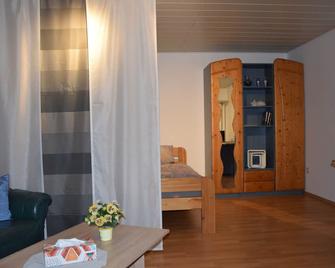 Apartment Becker, your vacation in Bitburg - Bitburg - Wohnzimmer