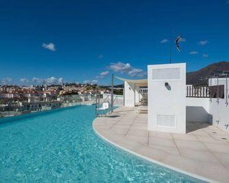 Apartment Estepona Roof Top View by Interhome - Estepona - Zwembad