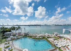 Balcony , Pool, Gym Spa Wifi - Miami Beach - Pool