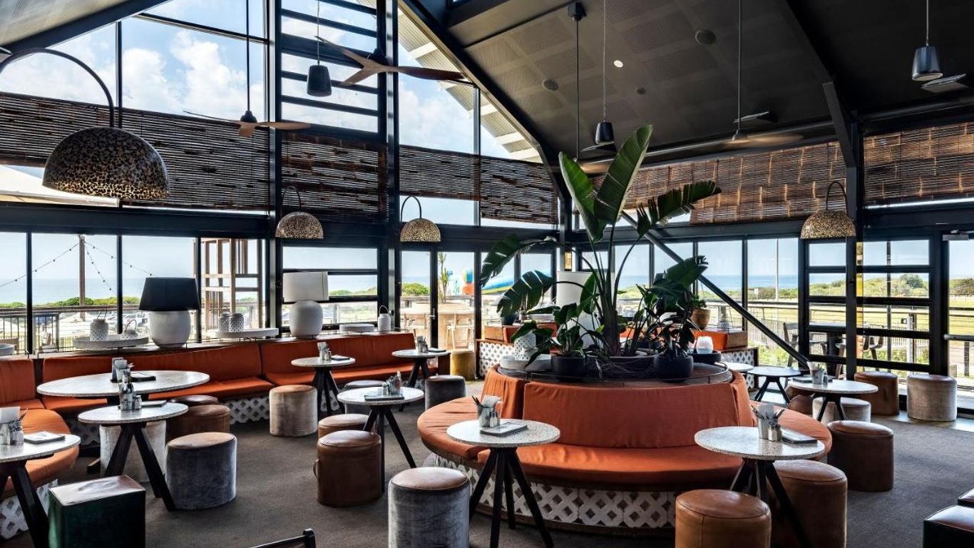 Caves Coastal Bar & Bungalows