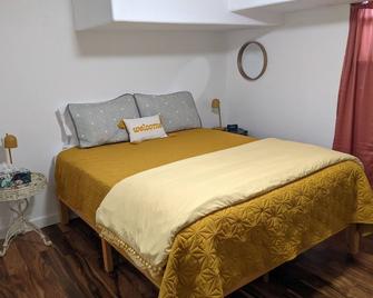 Lovely basement apartment with covered outdoor patio. - Nampa - Bedroom