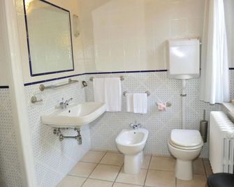 Agriturismo La Caputa - Urbania - Bathroom