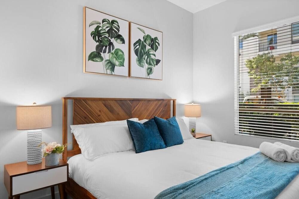 King Bed, Pool, Hot Tub, Arcade Room, Gym, Parking - סן דייגו - חדר שינה