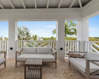 Romora Bay Resort & Marina - Dunmore Town - Balcon