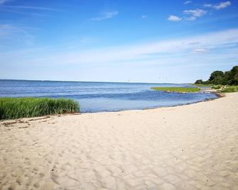 Temporary home, Cozy cottage just 200 meters from the beach - Kemnitz - Playa