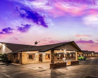 Affordable Inn Decatur Double Queen Room, Enjoy Complimentary Breakfast, 2 Units - Decatur - Building