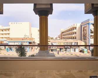 The Fit Stop Hostel - Hurghada - Balcony