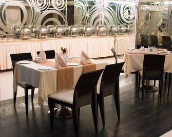 Solitaire Hotel - Mumbai - Nhà hàng