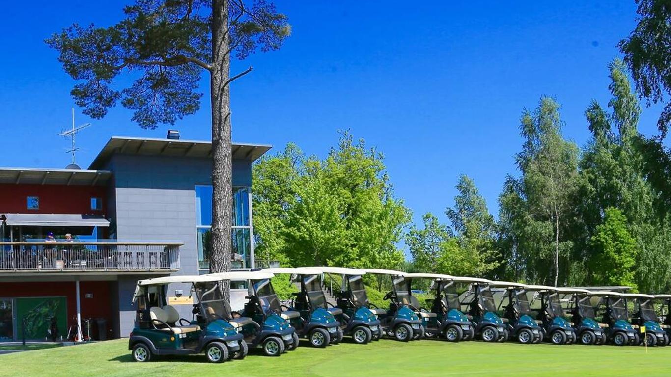 Woodlands Country Club