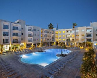 Mayfair Gardens - Pafos - Edificio