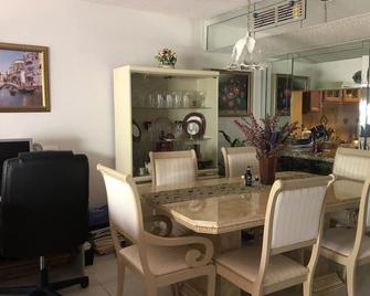 Kozy and Charming Private Room in Townhouse with a gym and pool - Lauderhill - Ruokailuhuone