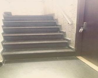 Hotel Sartaj - Ludhiana - Trappor