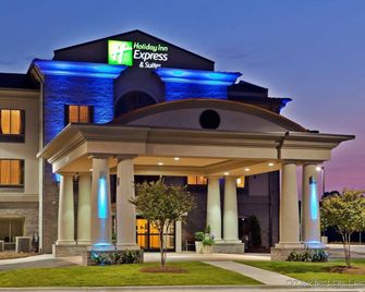 Holiday Inn Express & Suites Opelika Auburn By IHG - Opelika - Building
