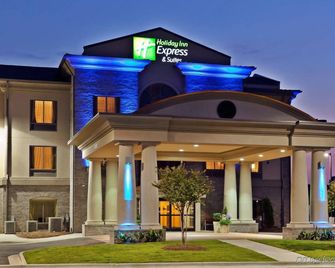 Holiday Inn Express & Suites Opelika Auburn By IHG - Opelika - Bygning