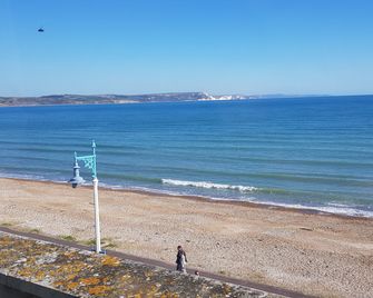 Brunswick Bed & Breakfast - Weymouth - Beach