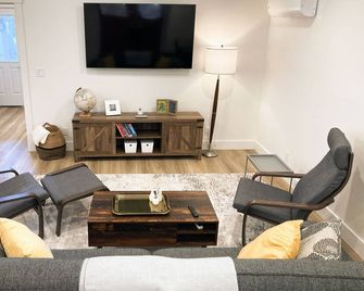 Come visit the Northcoast and relax at Casa Bella Vista! - McKinleyville - Sala de estar