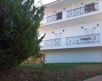 Xenios Zeus Rooms - Koroni - Edificio