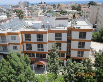 Onisillos Hotel - Larnaca - Building