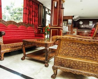 Holiday Plaza Hotel - Srinagar - Lobby