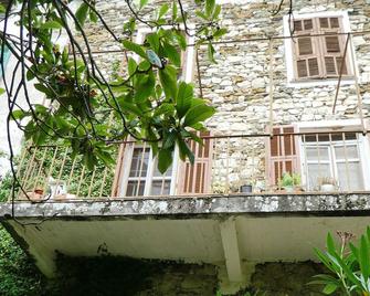 Village house in the mountains, 45km from Nice - Massoins - Vista del exterior
