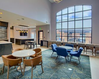 홈우드 스위트 바이 힐튼 사우스 벤드 노틀담 에어리어 - 사우스벤드 - 라운지