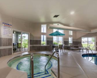 Clarion Pointe Tomah - Tomah - Pool