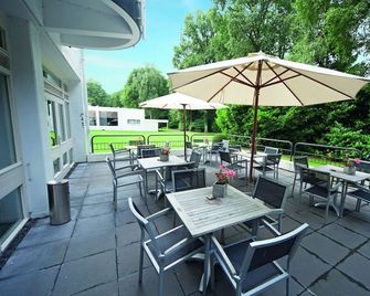 Relaxing Hideaway with Indoor Pool and Restaurant, Close to Grote Markt! - Berg En Dal - Patio