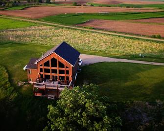 Cabin on the Big Sioux River with a 100 acre wood. - Larchwood - Balcony