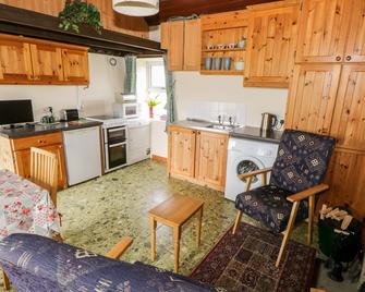 The White House - Roundstone - Kitchen