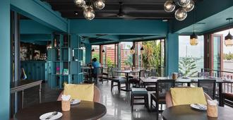 Baan Wanglang Riverside - Bangkok - Restaurante