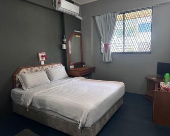 Hotel Lutana - Sandakan - Bedroom