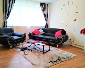 Apartment Hof-Bayern - Hof - Wohnzimmer