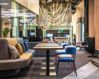 Novotel Living Almaty Jetisu - Almatı - Bina