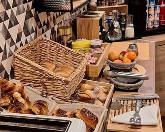 Hotel Le Saint Quentin - Saint-Quentin - Buffet