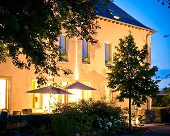Hôtel La Ferme De Bourran Rodez - Parking Privé Gratuit - Rodez - Building