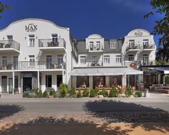 Hotel Max am Meer Kühlungsborn - Kuehlungsborn - בניין