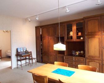 Huge Apartment With 2 Bathrooms Located In The Center Of Interlaken - Interlaken - Eetruimte
