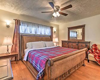Central Florida Escape on 5 Acres w/ Grill & Pool! - Umatilla - Bedroom