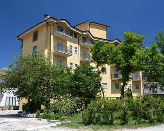 Hotel Aquila - Coppito - Building
